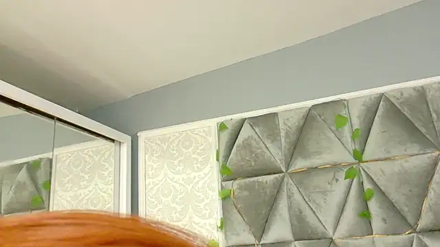 Miaa Grace  online show from April 18, 2026, 1:04 pm