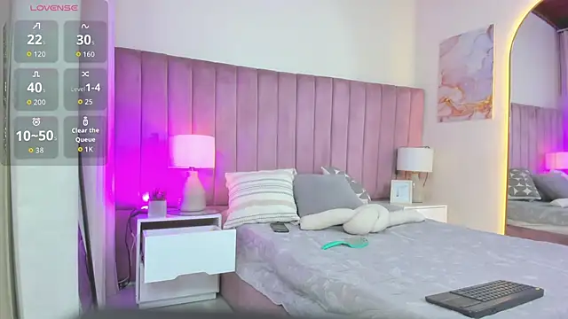 Valentino moretti online show from March 7, 2026, 11:40 am