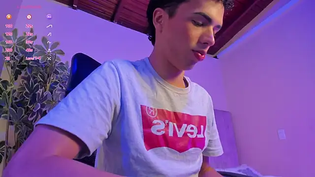 Snapshot of Seab_trooy chatting on November 26, 2025, 4:35 am Seab trooy online show from November 26, 2025, 4:35 am