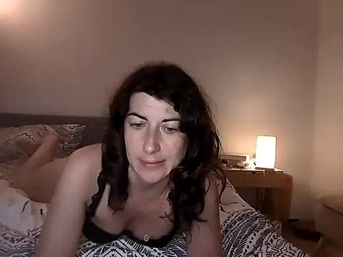 Snapshot of Jo_LieLive chatting on June 19, 2026, 7:28 pm Jo LieLive online show from June 19, 2026, 7:28 pm