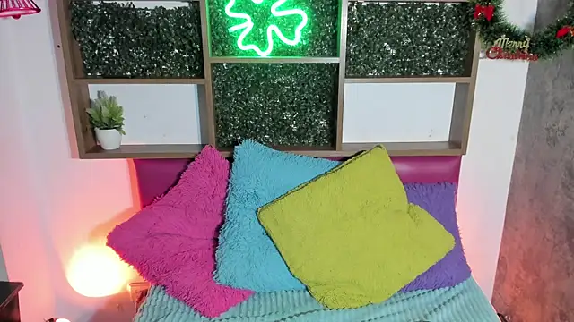 Snapshot of Angeldust19 chatting on November 21, 2025, 4:00 am Angeldust19 online show from November 21, 2025, 4:00 am