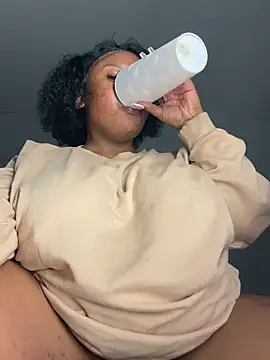 Busty-Sweetheart online show from December 14, 2025, 8:24 pm