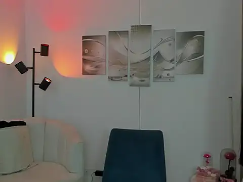 haileyflorez  online show from February 10, 2026, 4:55 pm