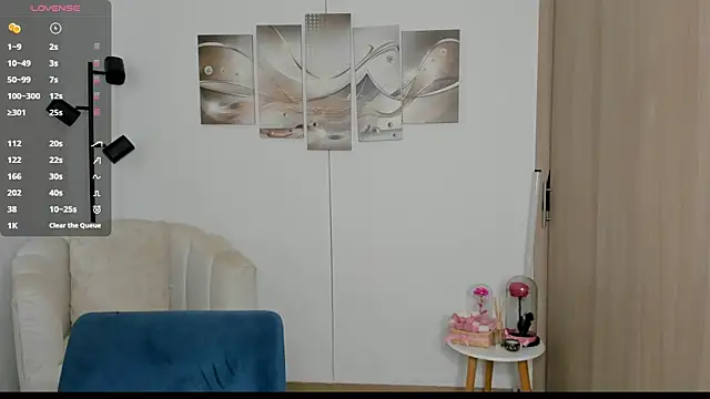 haileyflorez  online show from March 4, 2026, 5:41 pm