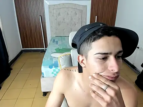 pablo prada online show from December 1, 2025, 7:08 pm