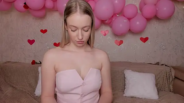 Snapshot of elldiana chatting on February 17, 2026, 6:43 am elldiana online show from February 17, 2026, 6:43 am