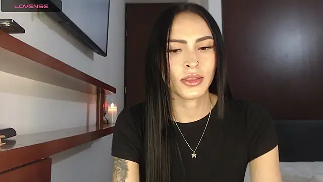 Snapshot of Linda__fiore chatting on March 4, 2026, 3:23 am Linda fiore online show from March 4, 2026, 3:23 am