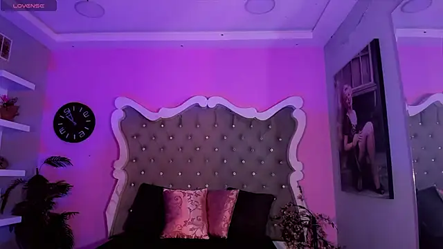 LeslieAmor1 online show from November 21, 2025, 6:01 am