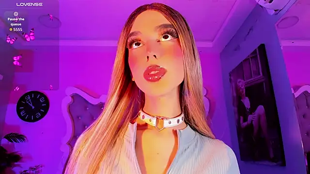 LeslieAmor1 online show from November 25, 2025, 5:40 am