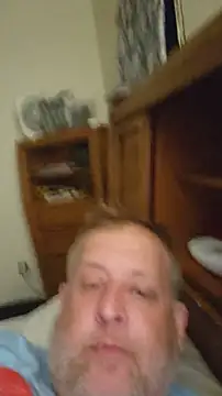 Snapshot of Mikey40wv chatting on July 5, 2026, 7:37 am Mikey40wv online show from July 5, 2026, 7:37 am