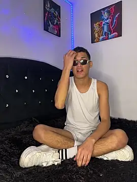 Luigi cumming1 online show from November 18, 2025, 8:19 am