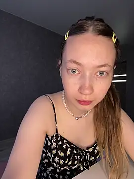 Holy Poly online show from April 16, 2026, 5:19 am