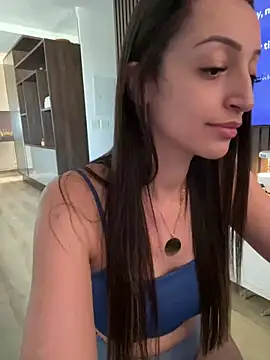 BelleRune online show from December 7, 2024, 7:32 pm