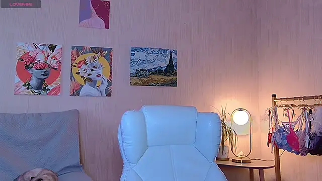 LucyDar online show from November 24, 2025, 7:08 am