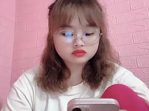 Lina8386 online show from November 24, 2025, 7:30 am