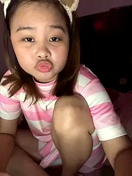 Snapshot of Lina8386 chatting on December 15, 2025, 2:10 pm Lina8386 online show from December 15, 2025, 2:10 pm
