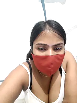 Snapshot of Red_Love_1 chatting on May 10, 2026, 6:35 pm Red Love 1 online show from May 10, 2026, 6:35 pm