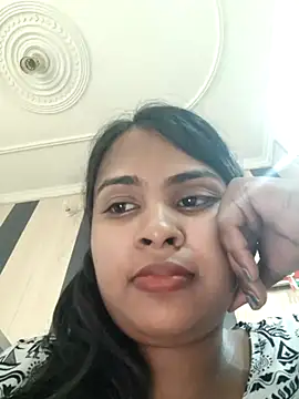 Snapshot of Red_Love_1 chatting on May 15, 2026, 11:06 am Red Love 1 online show from May 15, 2026, 11:06 am