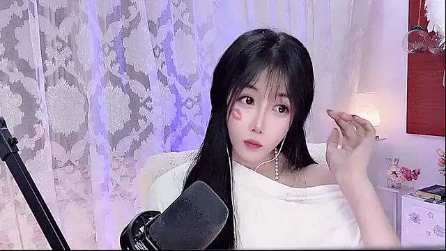 Laura 520 online show from May 19, 2026, 10:54 am