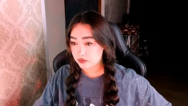 Snapshot of Emma_Uilson chatting on July 28, 2026, 3:21 pm Emma Uilson online show from July 28, 2026, 3:21 pm
