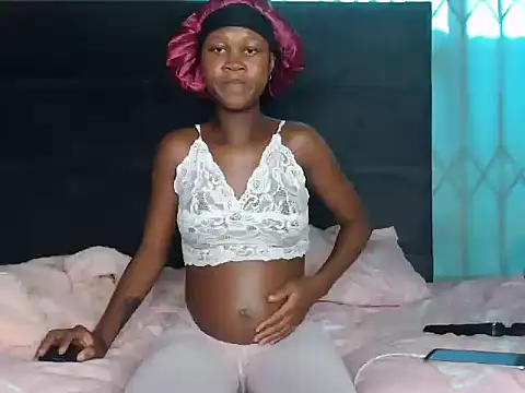 LilPregnantMommyyy online show from November 21, 2025, 3:00 pm