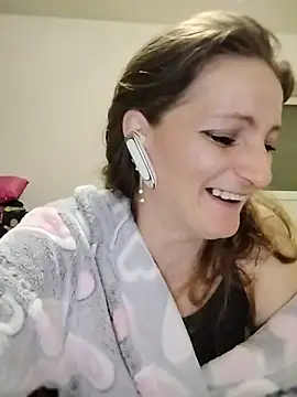 CrazyMaya39 online show from April 17, 2026, 9:51 pm