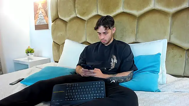 Austin coljs online show from April 21, 2026, 11:49 am