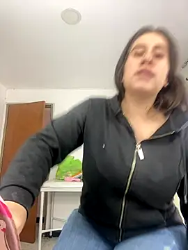 Scarlett Noire outdoors online show from November 18, 2025, 7:51 pm