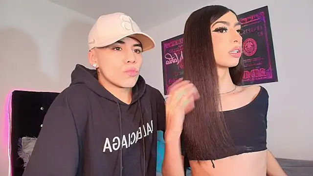 Snapshot of The_Sexy_Couple chatting on November 28, 2025, 5:21 am The Sexy Couple online show from November 28, 2025, 5:21 am