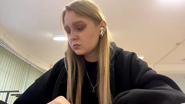 PaulitaSolow online show from November 22, 2025, 9:41 am