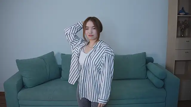 Snapshot of BetseyLaszlo chatting on November 30, 2025, 5:33 am BetseyLaszlo online show from November 30, 2025, 5:33 am