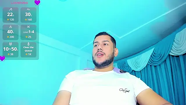 Latino Hot Boy online show from December 1, 2025, 7:19 pm