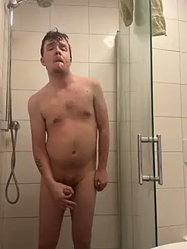 nicknicknick18112 online show from April 2, 2026, 11:13 pm