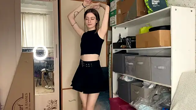 MiriamDongo online show from November 22, 2025, 11:42 am