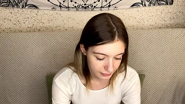 MiriamDongo online show from November 27, 2025, 12:07 pm