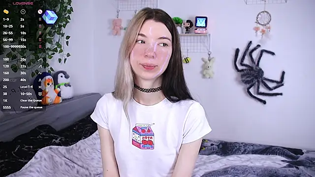 Snapshot of Emmie_shy chatting on December 19, 2025, 11:50 am Emmie shy online show from December 19, 2025, 11:50 am