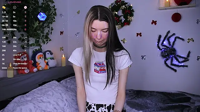 Snapshot of Emmie_shy chatting on December 20, 2025, 1:07 pm Emmie shy online show from December 20, 2025, 1:07 pm