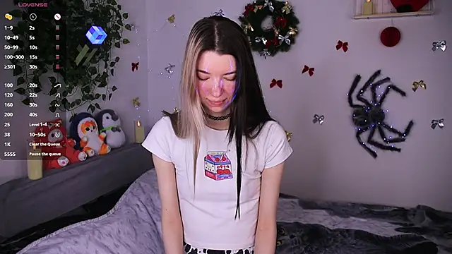 Snapshot of Emmie_shy chatting on January 11, 2026, 11:37 am Emmie shy online show from January 11, 2026, 11:37 am