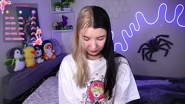 Emmie shy online show from April 9, 2026, 7:30 pm