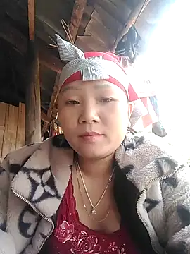 hoami-hot online show from December 2, 2025, 2:17 am