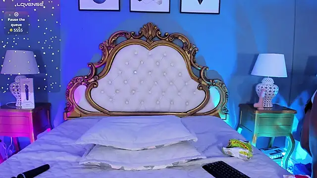 NorthBlackWood online show from November 20, 2025, 7:57 pm