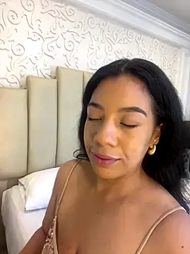 IvannaClaire online show from December 15, 2025, 2:10 pm