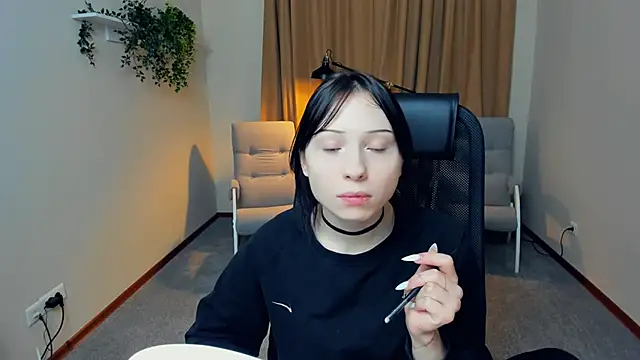 EthelynSeiler online show from November 19, 2025, 2:50 pm