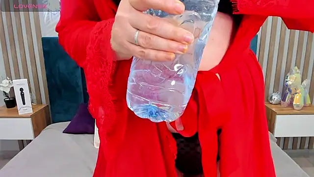 Valerie King online show from November 16, 2025, 1:55 am