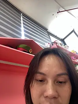 Trangbabylove online show from March 31, 2026, 8:59 am