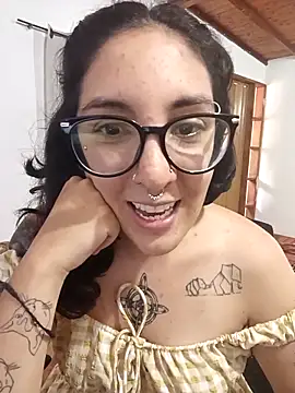 Snapshot of Melinerd chatting on November 28, 2025, 5:15 pm Melinerd online show from November 28, 2025, 5:15 pm