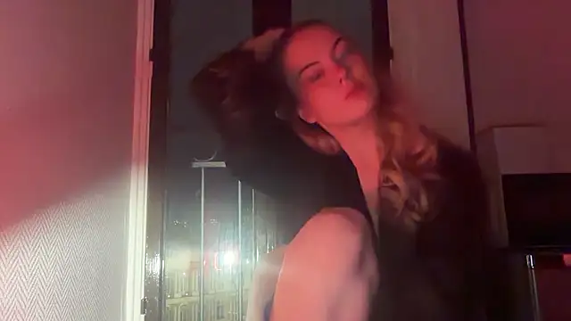 Snapshot of Josefinswe chatting on January 13, 2026, 8:03 pm Josefinswe online show from January 13, 2026, 8:03 pm