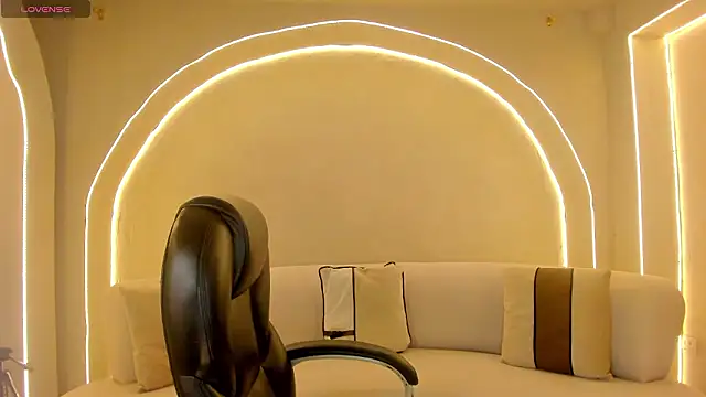 ZaraKafruni online show from March 5, 2026, 4:30 am