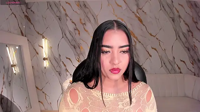 SophieLanne online show from January 12, 2026, 5:34 am