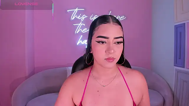 SophieLanne online show from March 13, 2026, 4:52 am